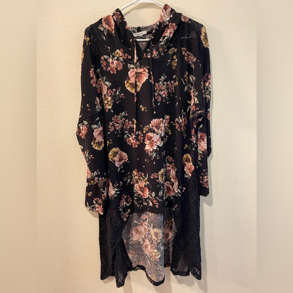 Maurice’s top 🖤